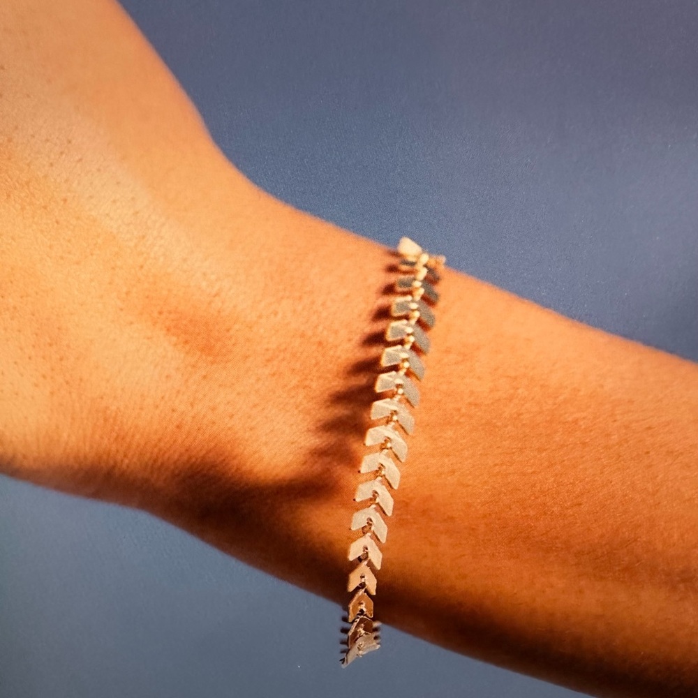 Stylish Gold Chevron Bracelet for Women